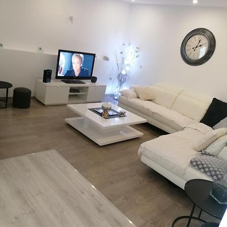דירות Rouvroy  Appt Moderne 50M2 Avec Terrasse מראה חיצוני תמונה